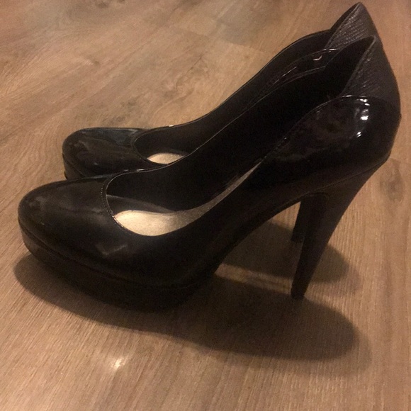 G by Guess Black Heels 8 - Picture 3 of 6